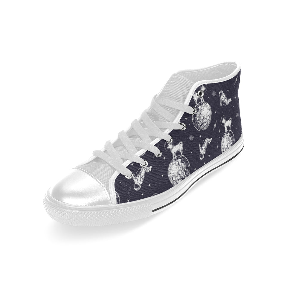 Chihuahua space helmet. astronaut pattern Men's High Top Canvas Shoes White