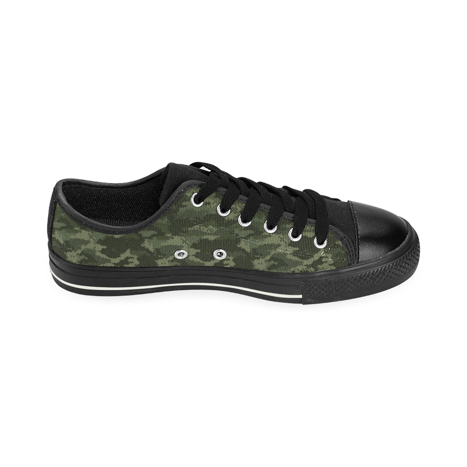 Digital Green camouflage pattern Men's Low Top Canvas Shoes Black