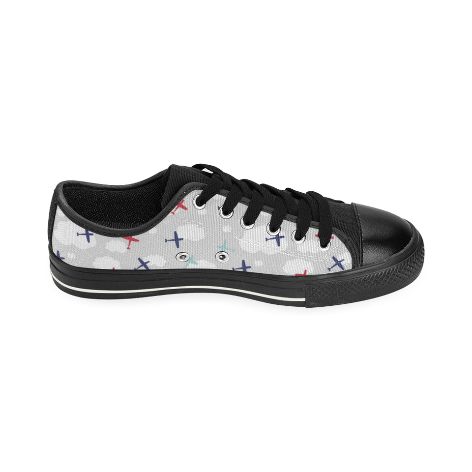 Airplane cloud grey background Men's Low Top Canvas Shoes Black