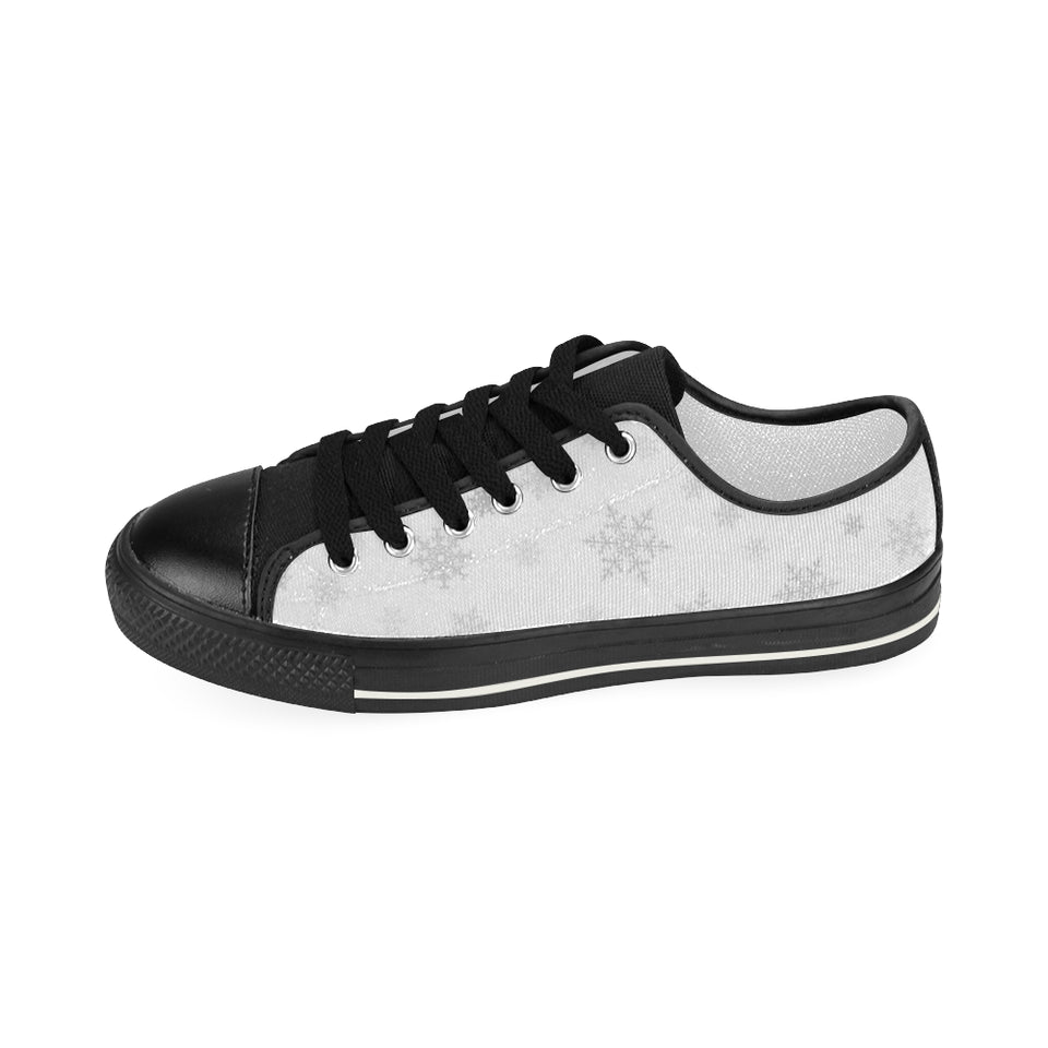 Snowflake pattern white background Women's Low Top Canvas Shoes Black