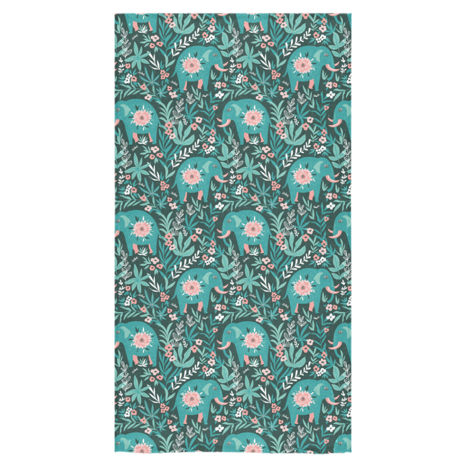 Elephants jungle pattern Bath Towel