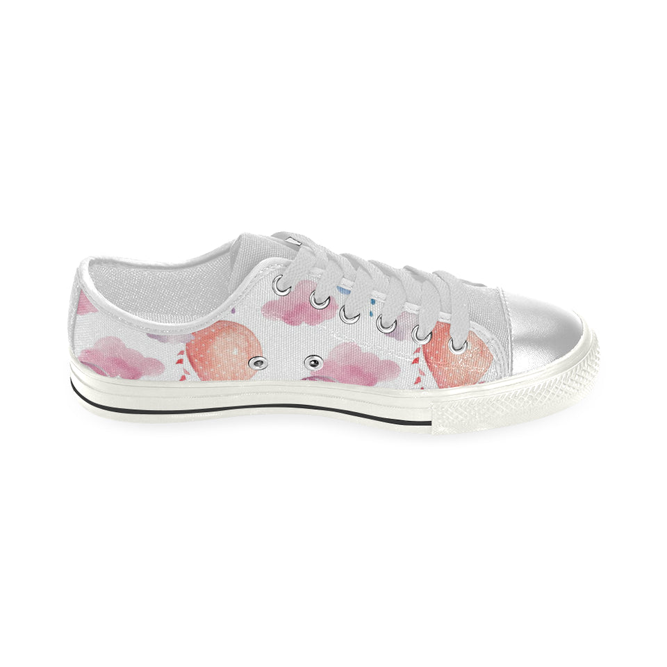 Watercolor air balloon cloud pattern Women's Low Top Canvas Shoes White