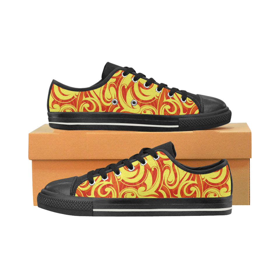 Fire flame design pattern Men's Low Top Canvas Shoes Black