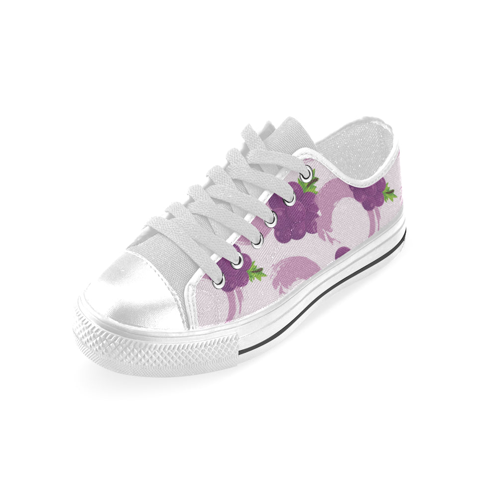 Cute Grape pattern Men's Low Top Canvas Shoes White