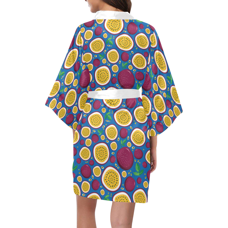 Passion fruit blue background Women's Short Kimono Robe