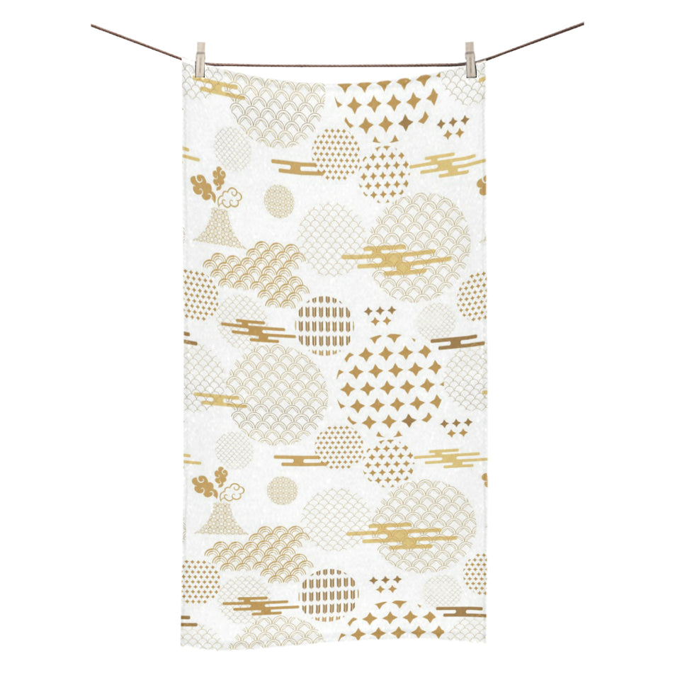 Beautiful gold japanese pattern Bath Towel