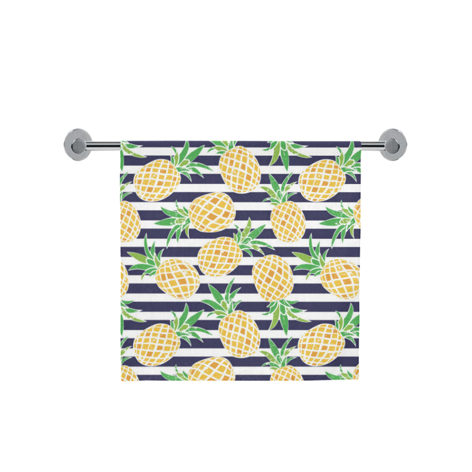 Pineapples pattern striped background Bath Towel