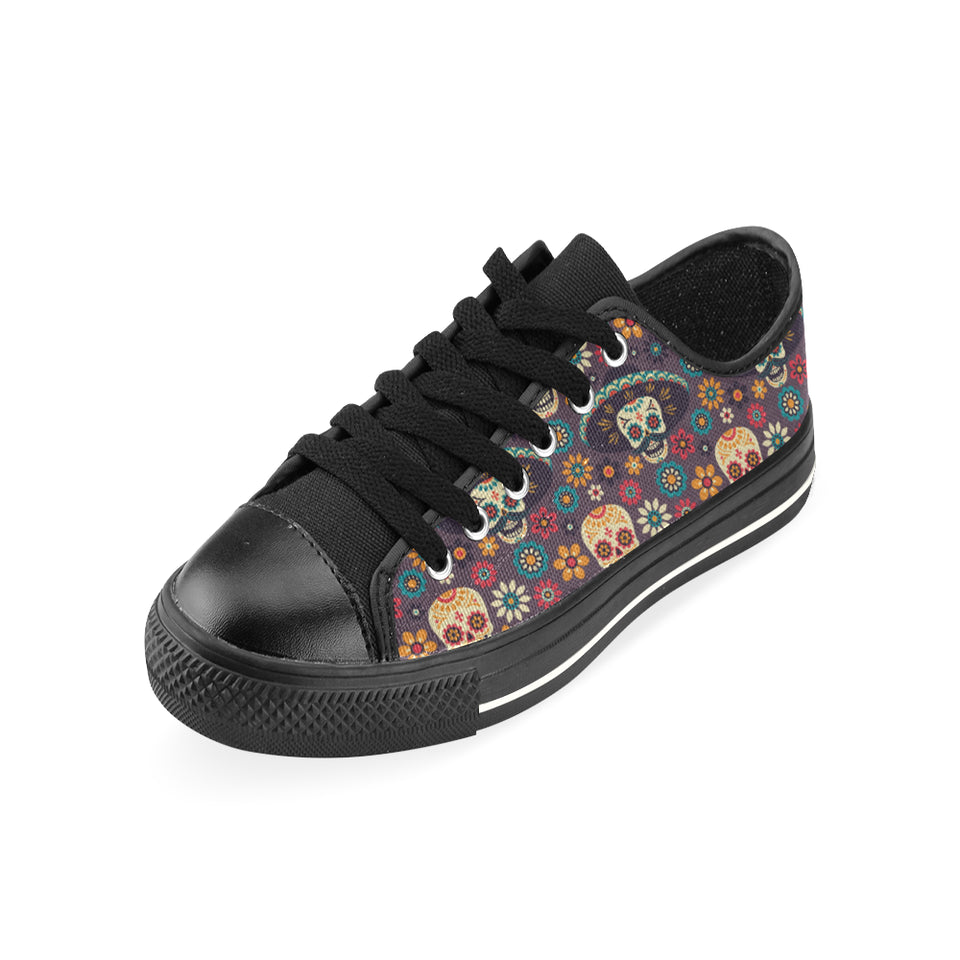 Sugar skulls flower maxican pattern Men's Low Top Canvas Shoes Black