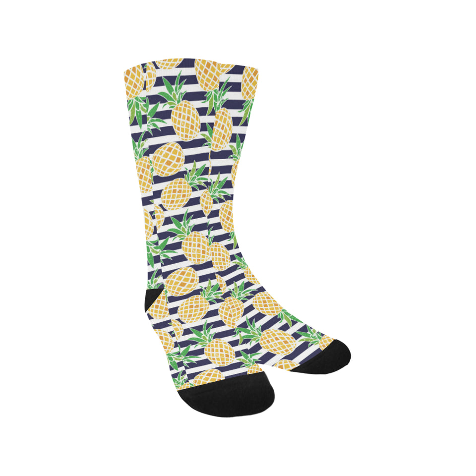 Pineapples pattern striped background Crew Socks