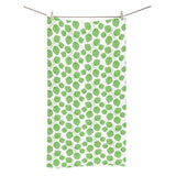 Hop pattern background Bath Towel