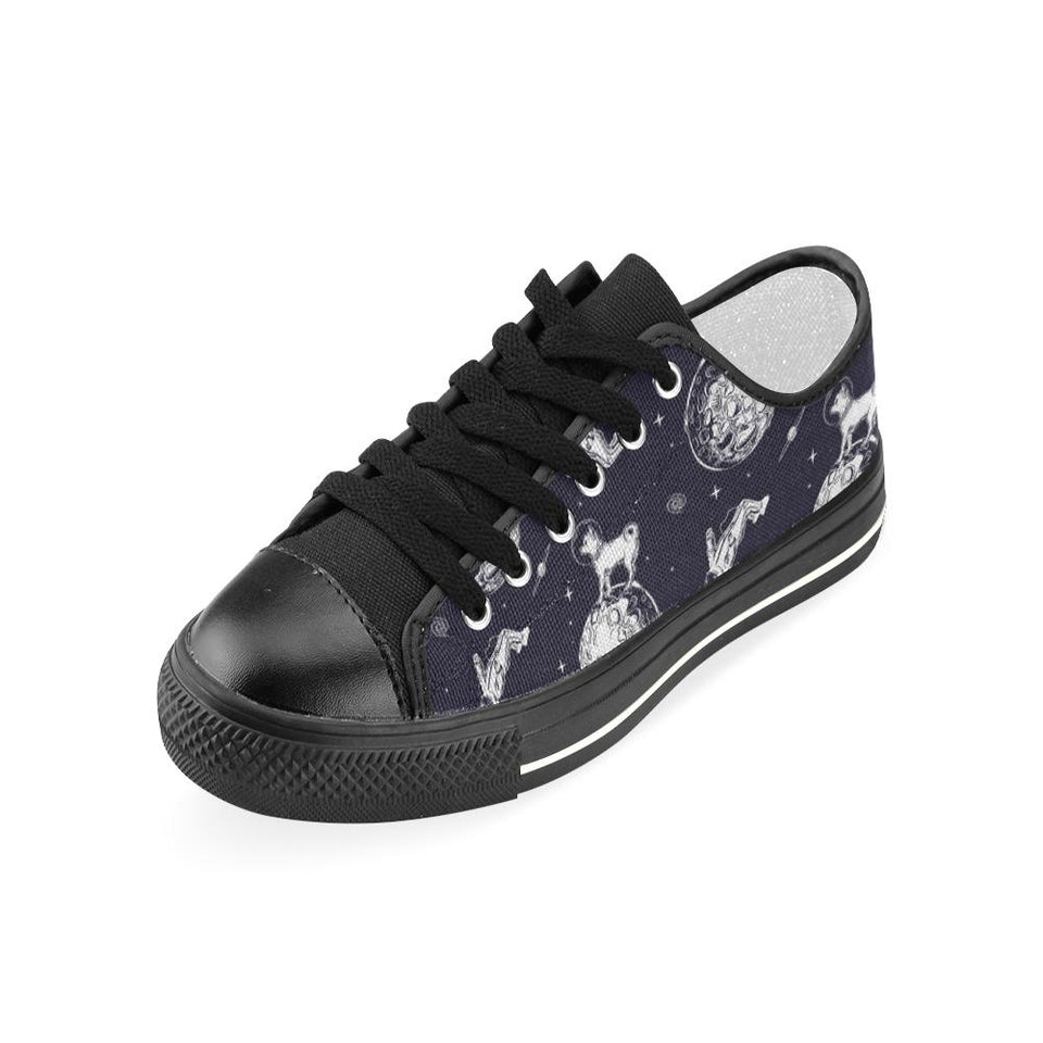 Chihuahua space helmet. astronaut pattern Kids' Boys' Girls' Low Top Canvas Shoes Black