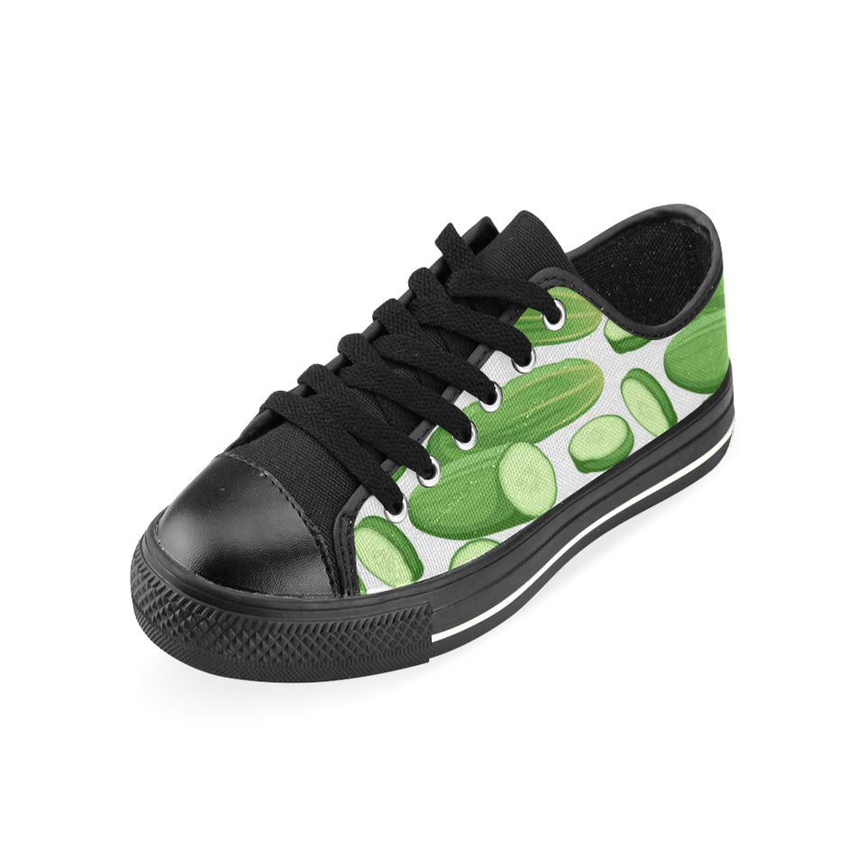 cucumber whole slices pattern Men's Low Top Canvas Shoes Black