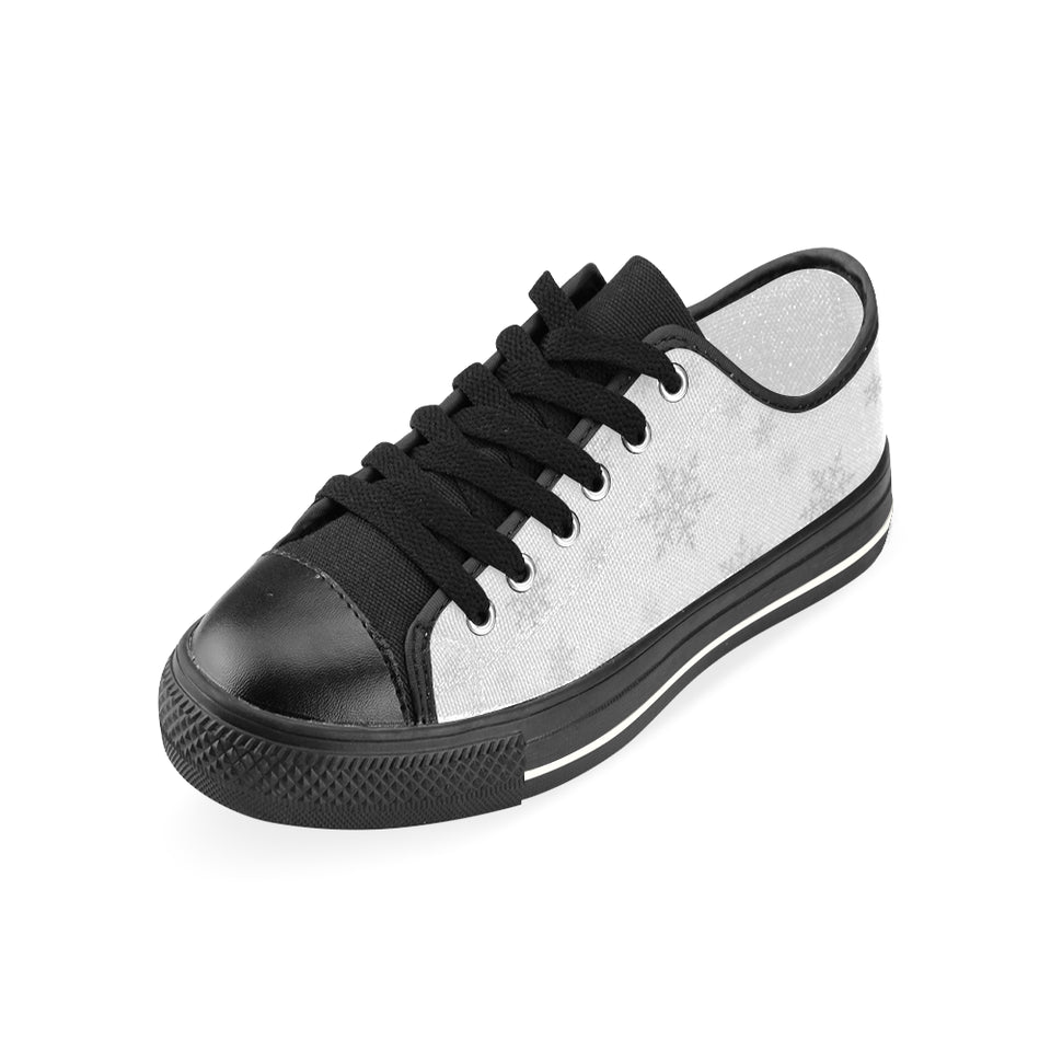 Snowflake pattern white background Women's Low Top Canvas Shoes Black