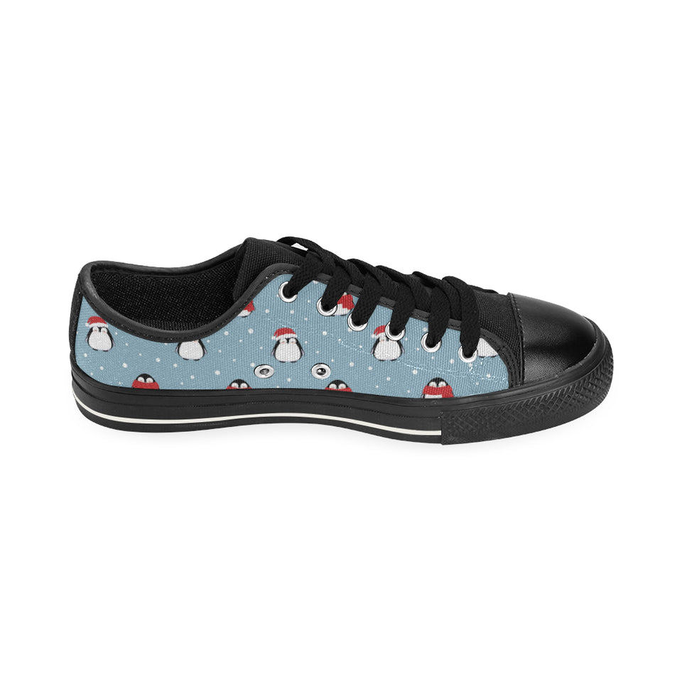 Cute penguin christmas snow pattern Men's Low Top Canvas Shoes Black