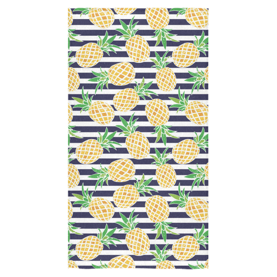 Pineapples pattern striped background Bath Towel