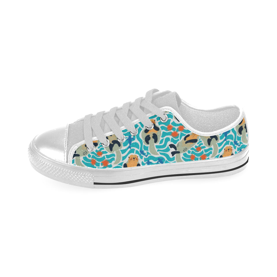 Cute sea otters fishe sea urchin pattern Men's Low Top Canvas Shoes White
