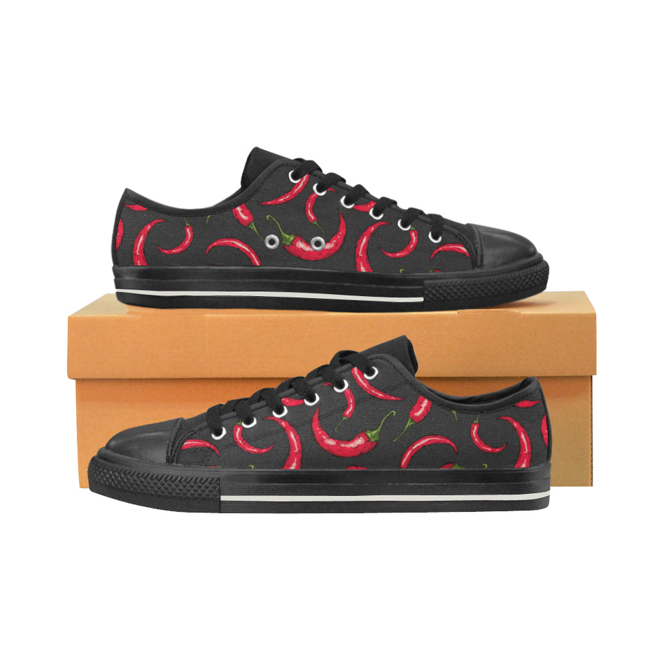 Chili peppers pattern black background Men's Low Top Canvas Shoes Black