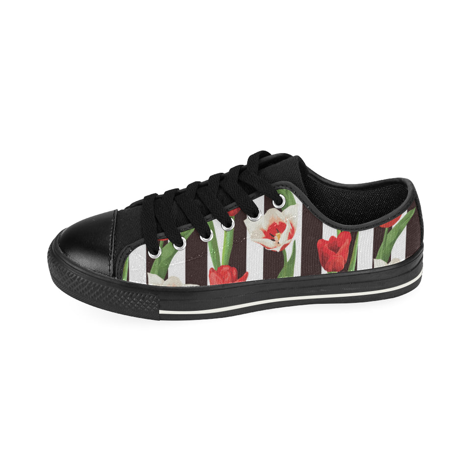 red and white tulips pattern Men's Low Top Canvas Shoes Black