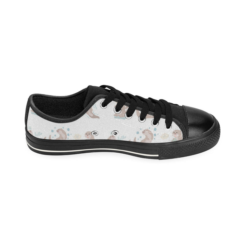 Cute sea otters pattern Men's Low Top Canvas Shoes Black