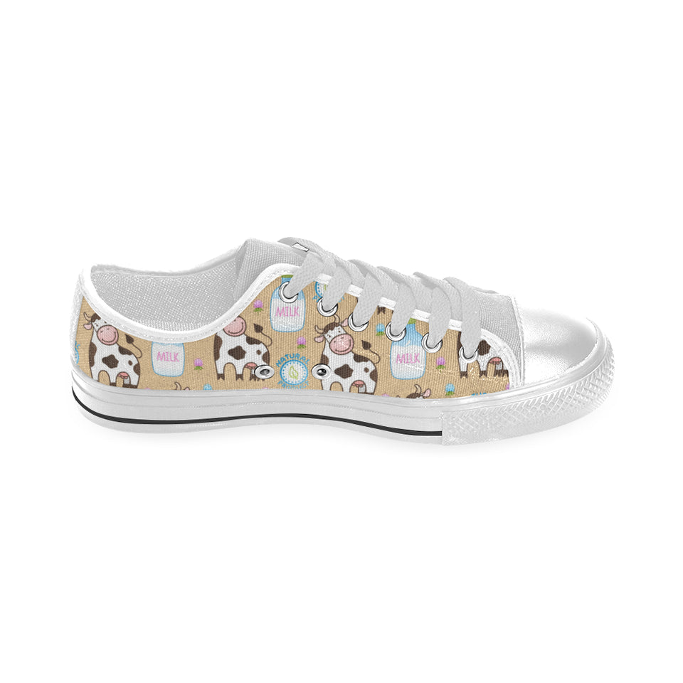 Cow bottle of milk pattern Men's Low Top Canvas Shoes White