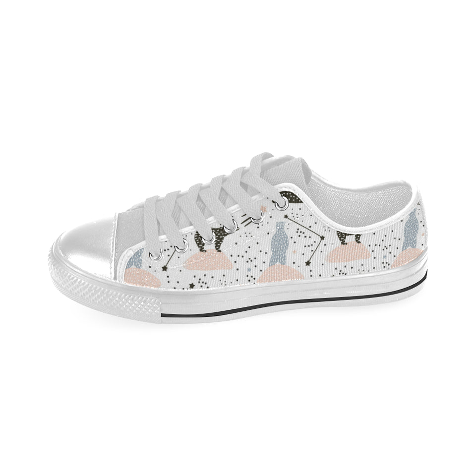 Polar bears star poka dot pattern Men's Low Top Shoes White
