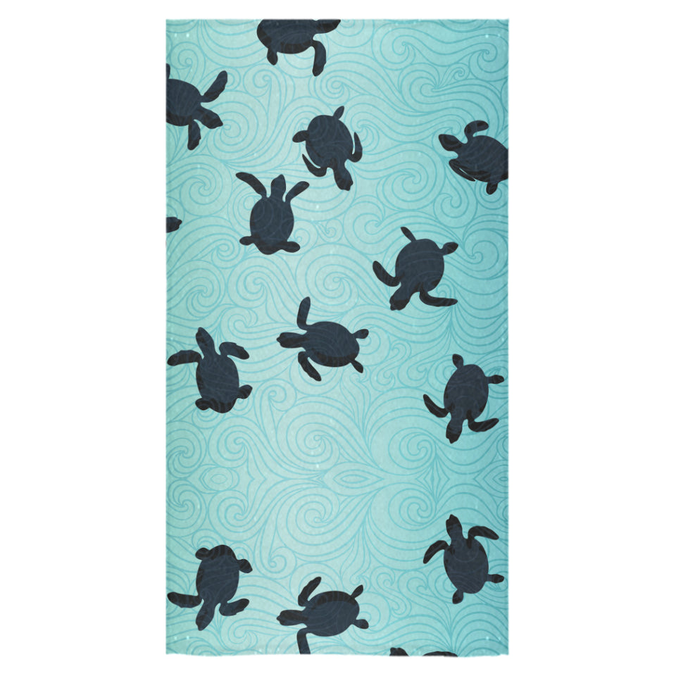 Sea turtle with blue ocean backgroud Bath Towel