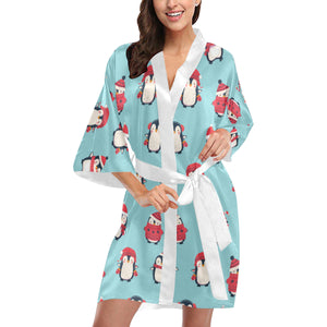 Cute penguin christmas  design pattern Women's Short Kimono Robe