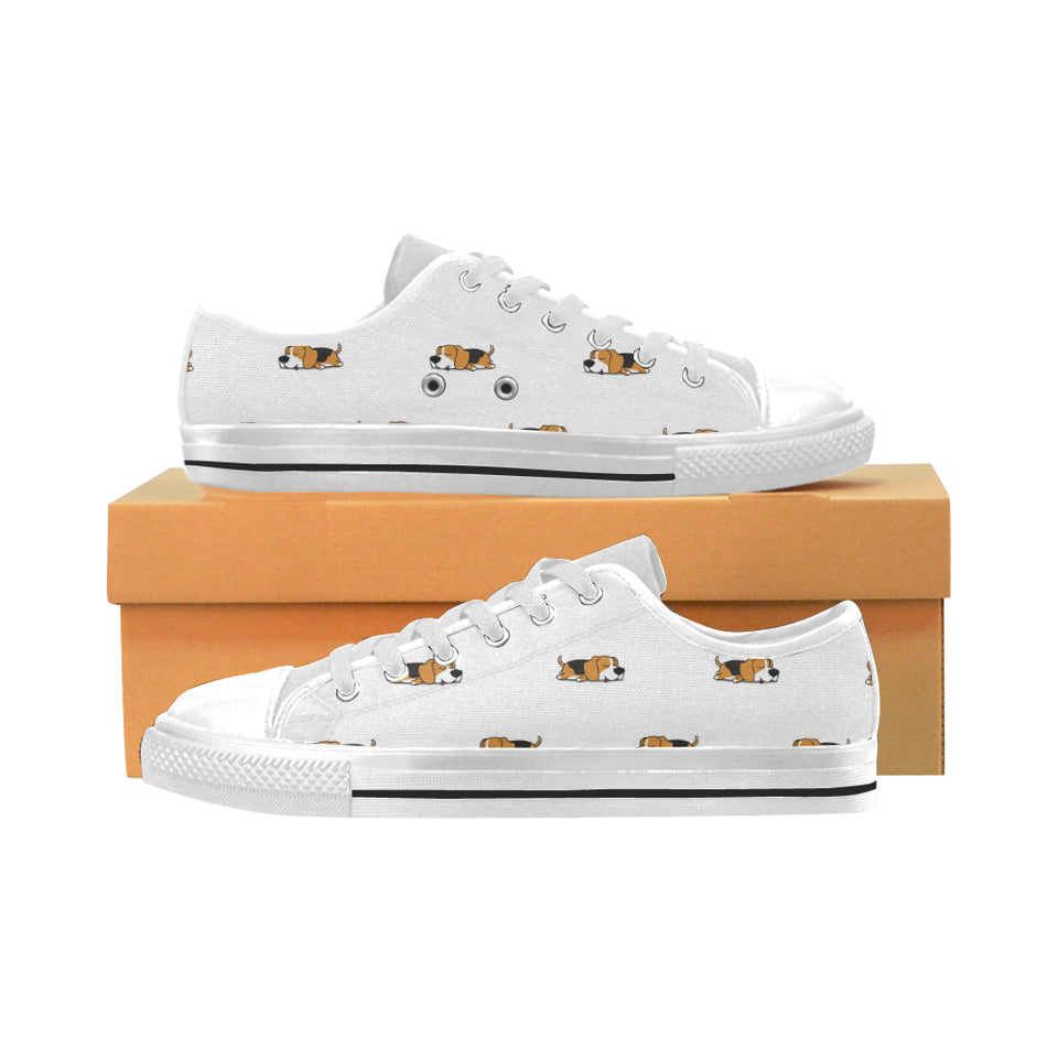 Cute beagle dog sleeping pattern Men's Low Top Shoes White