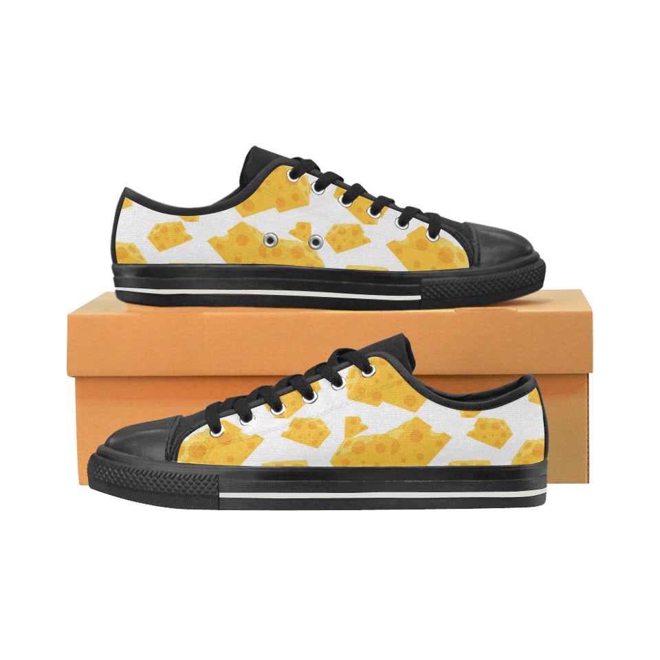 Cheese slice pattern Men's Low Top Canvas Shoes Black