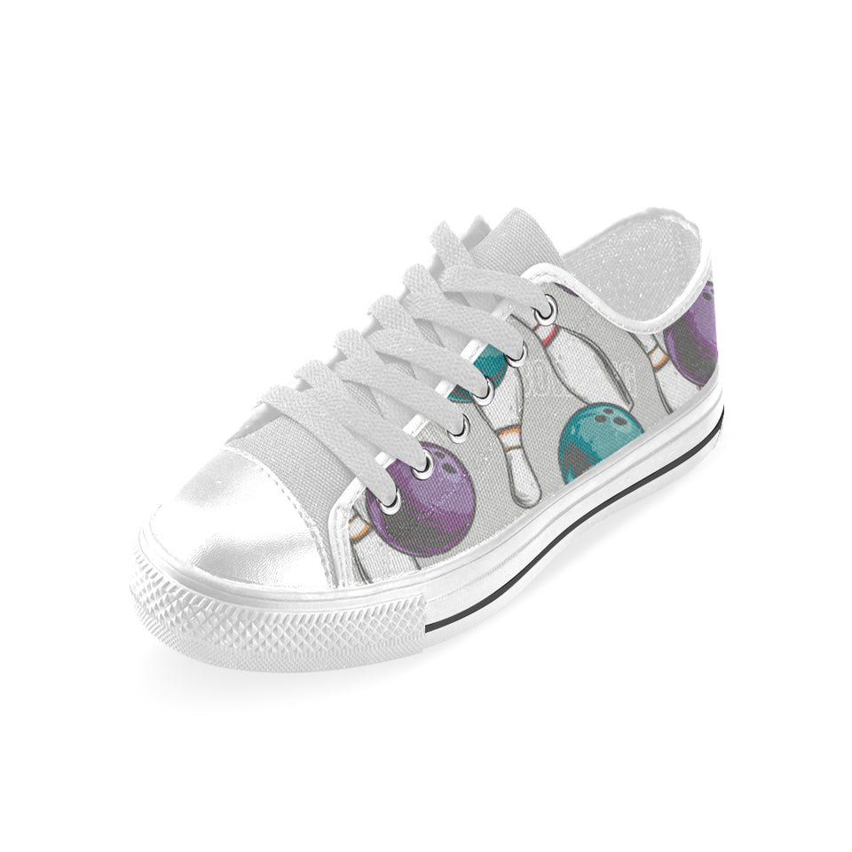 Bowling ball and pin gray background Men's Low Top Shoes White