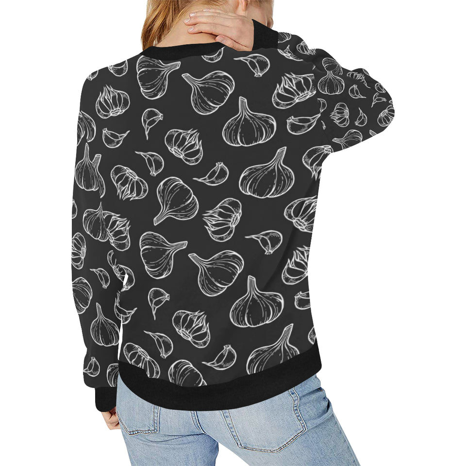 Garlic pattern black background Women's Crew Neck Sweatshirt