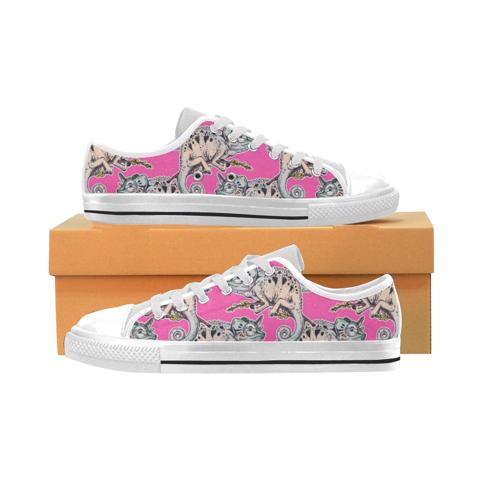 Chameleon lizard pattern pink background Men's Low Top Shoes White