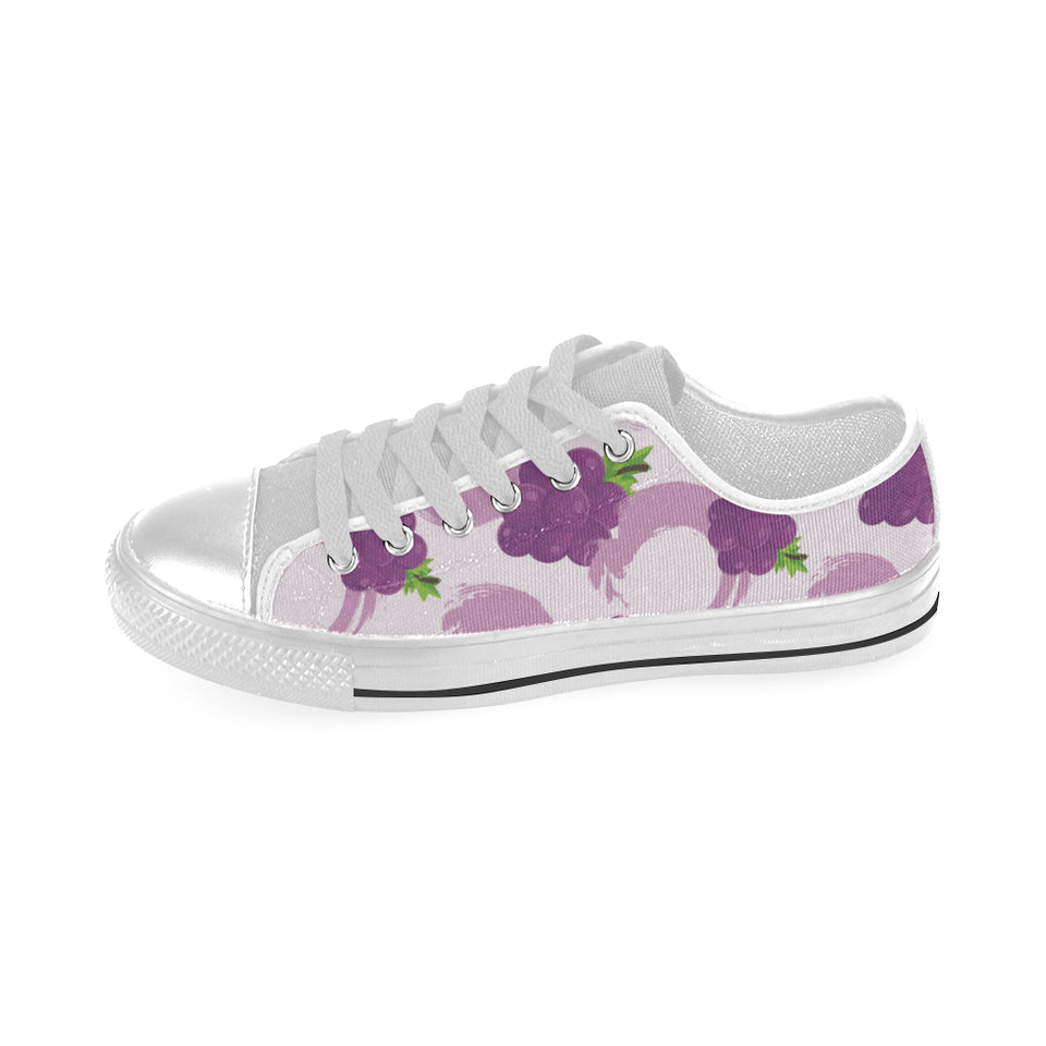 Cute Grape pattern Men's Low Top Canvas Shoes White