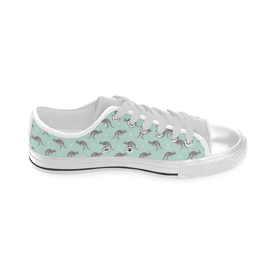Kangaroo pattern background Men's Low Top Canvas Shoes White