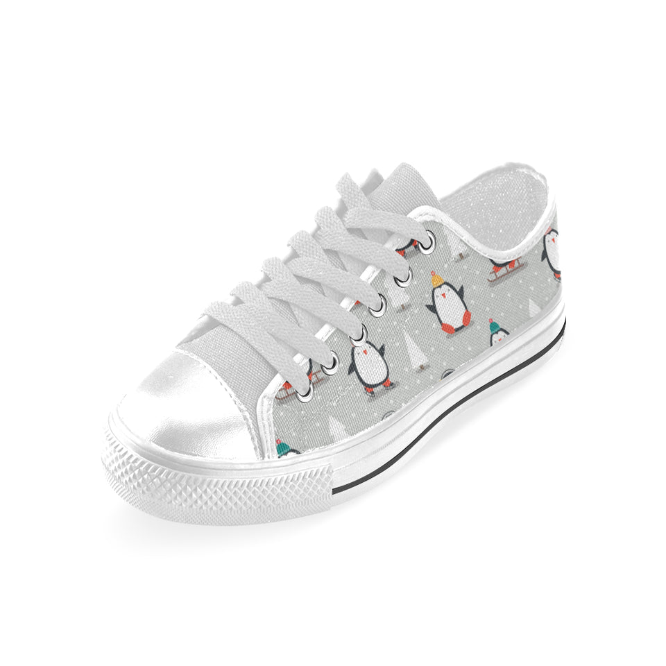 Cute Penguin christmas pattern Men's Low Top Shoes White