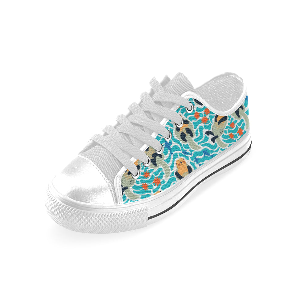 Cute sea otters fishe sea urchin pattern Men's Low Top Canvas Shoes White