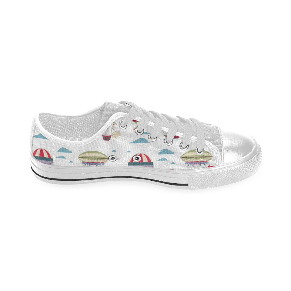 Hot air balloon pattern Men's Low Top Canvas Shoes White