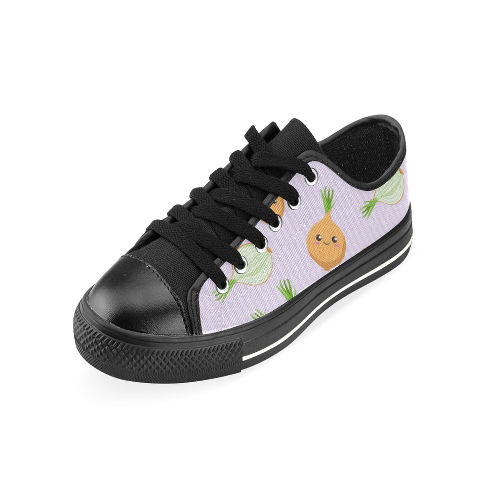 cute onions smiling faces purple background Men's Low Top Canvas Shoes Black