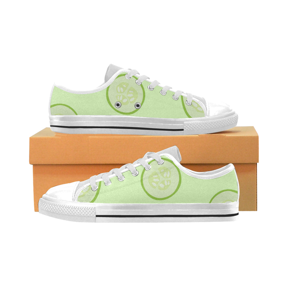 Cucumber pattern Men's Low Top Canvas Shoes White