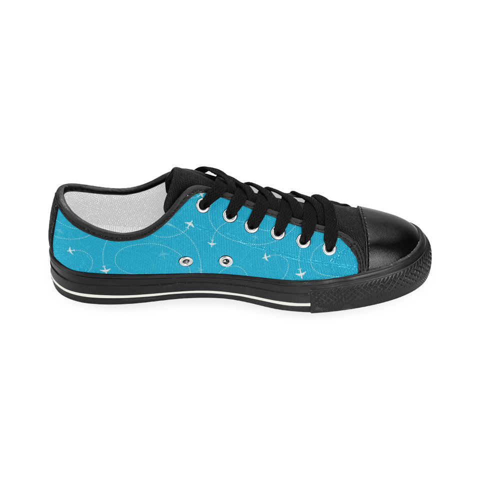 Airplane destinations blue background Women's Low Top Canvas Shoes Black