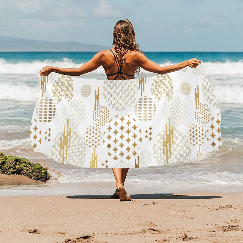 Beautiful gold japanese pattern Beach Towel