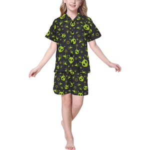 Alien Pattern Print Design 02 Kids' Boys' Girls' V-Neck Short Pajama Set