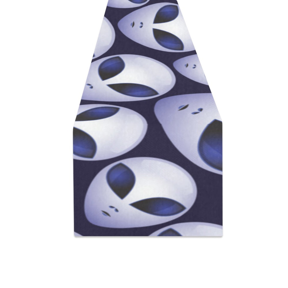Alien Pattern Print Design 01 Table Runner