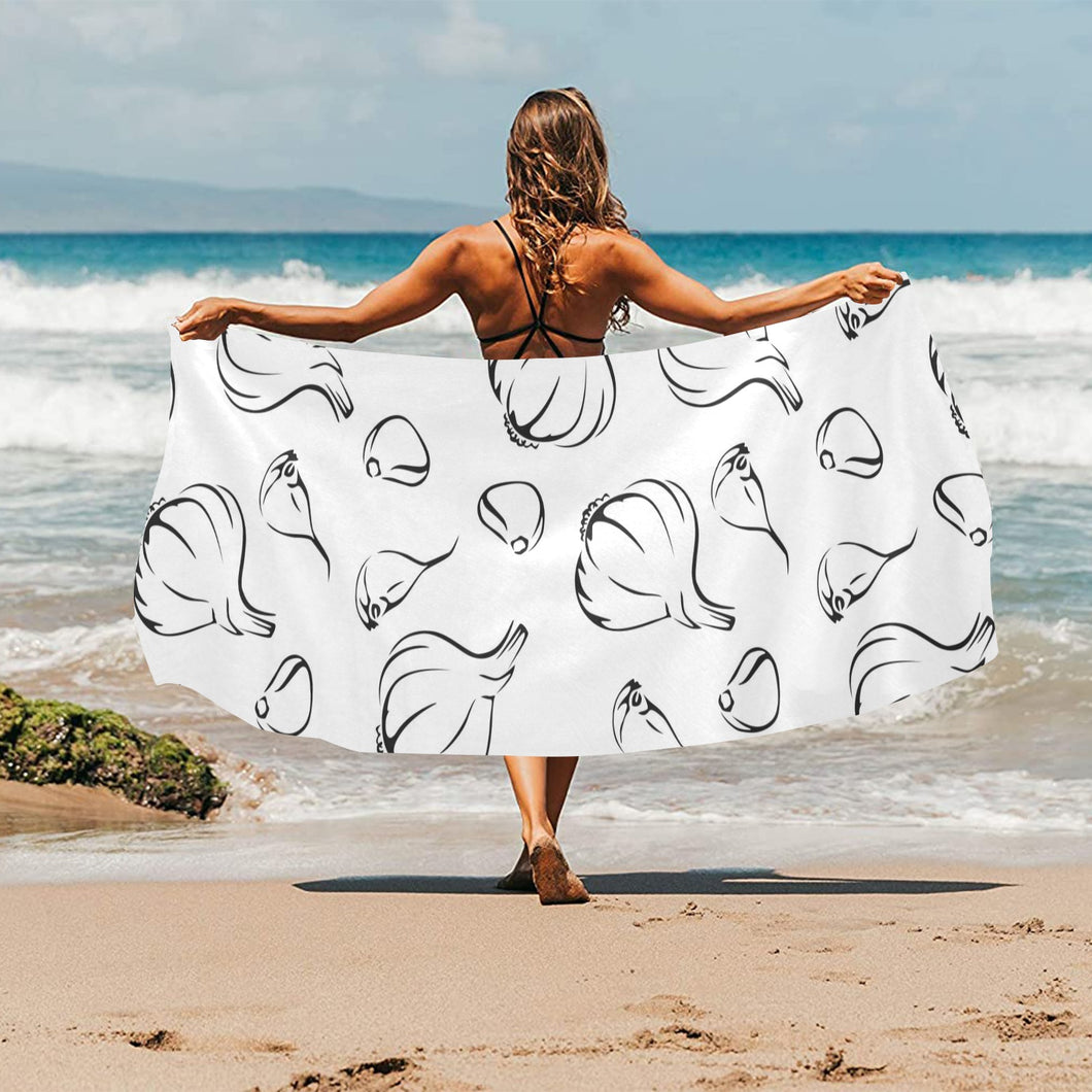 Garlic pattern black white Beach Towel