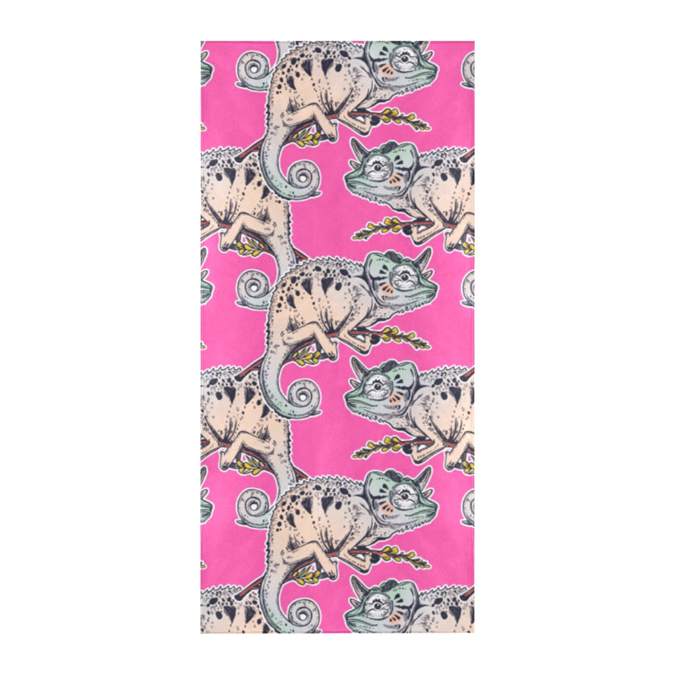 Chameleon lizard pattern pink background Beach Towel