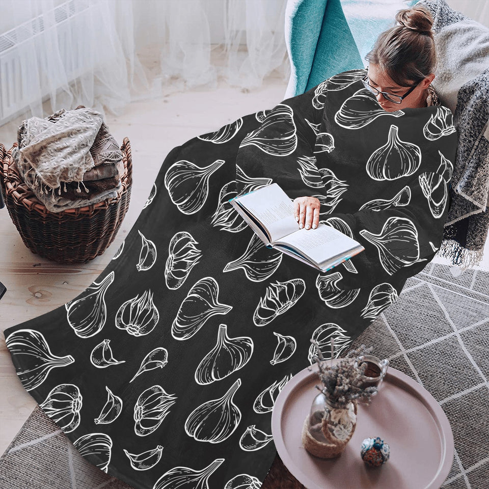 Garlic pattern black background Blanket Robe with Sleeves