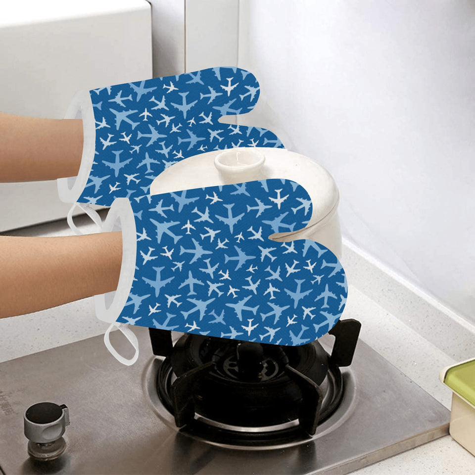 Airplane pattern in the sky Heat Resistant Oven Mitts