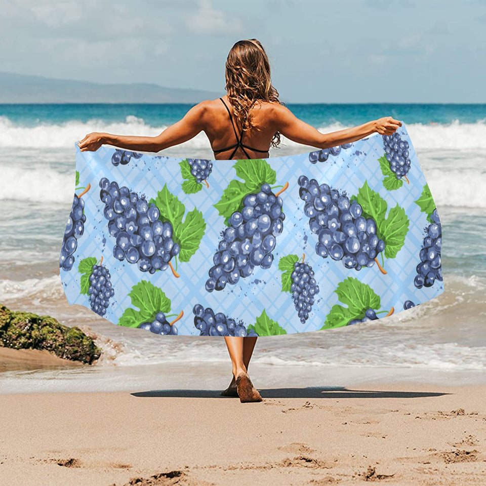 Watercolor grape pattern Beach Towel