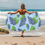 Watercolor grape pattern Beach Towel