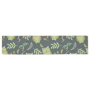 Cute owls leaves pattern Table Runner